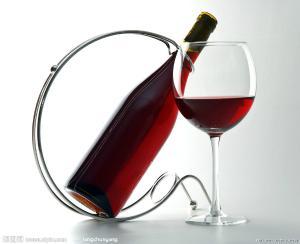 进辉烟酒行 经营范围：名烟名酒批发销售  婚庆团购酒水配送 高价回收烟酒礼品   地址：厦门市前埔北区田厝路64号  18295967300  0592-5927697  甘锦章