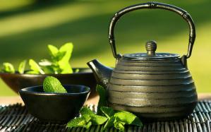 品道茶业  名山出名茶 名茶在品道 主营：铁观音、正山小钟、金骏眉、大红袍  地址：厦门市观音山半屏山路121号  http：//shop36105822.taobao.com  购买请赖丽平 13779983386 0592-5021808 QQ：444976541