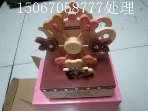 木制工艺音乐铃3000只现货低价处理6元。。义乌博买贸易库现金大量收购（范围）：帽子、指甲油、唇彩、口红、香水、饰品、工艺品、芜纺布袋、日用百货、玩具、箱包、文体用品.....、等各类库存商品。   赵先生：15067058777存。
