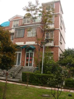 宁波江北连体别墅.4室2厅.4层.地下室.车库宽敞.小区环境优美.售价390万.电话咨询.15869397327