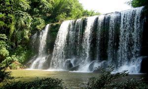 河北保定虎山AAAA级旅游风景区,黄金文化游,山青水秀,休闲度假好去处。⑴
