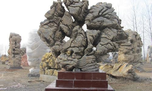 假山石来到世界上就注定是我们人类自己可以掌控山水天地的时代，假山石人类发展的必然