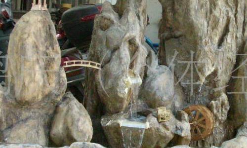假山石：假山石在现如今的生活中，已经是越来越受人们的追捧，假山石的可塑性非常高。假山石让您在枯燥的生活和繁重的工作中，找到属于你的快乐，假山石伴随着人们，假山石鼓舞着人们！